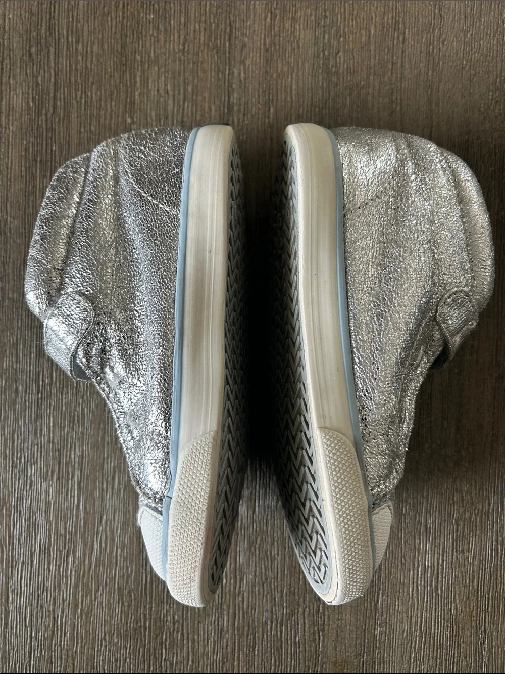 see Kai run Drew Silver, Gently Used, Size 9.